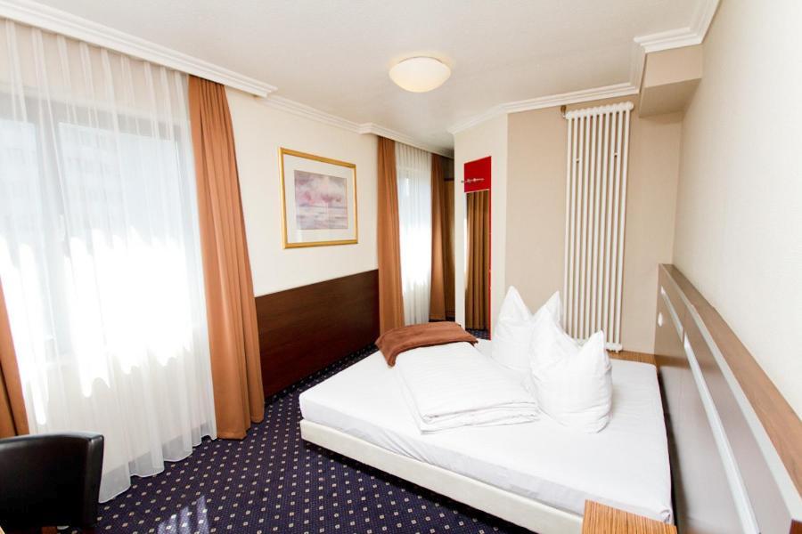 Hotel Tourist Frankfurt am Main Rom bilde