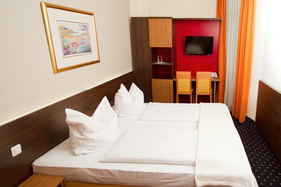 Hotel Tourist Frankfurt am Main Eksteriør bilde